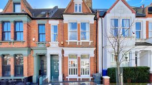 close up ext- click for photo gallery